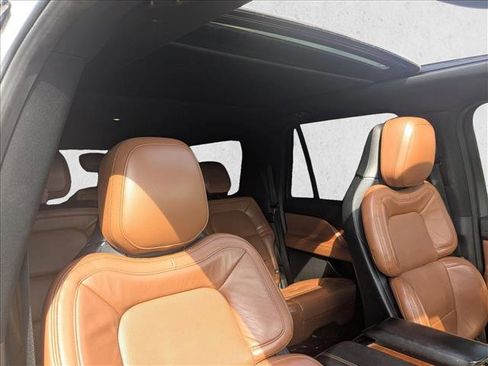 Used 2020 Lincoln Navigator L Reserve w/ Luxury Package image 19