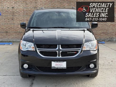 Used 2019 Dodge Grand Caravan SXT image 10