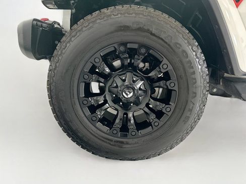 Used 2021 Jeep Wrangler Unlimited Sahara AWD/4WD image 29