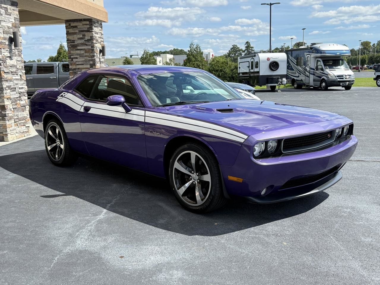 Used 2014 Dodge Challenger R/T RWD image 5