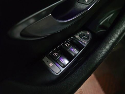 Used 2021 Mercedes-Benz E 450 4MATIC Sedan image 32