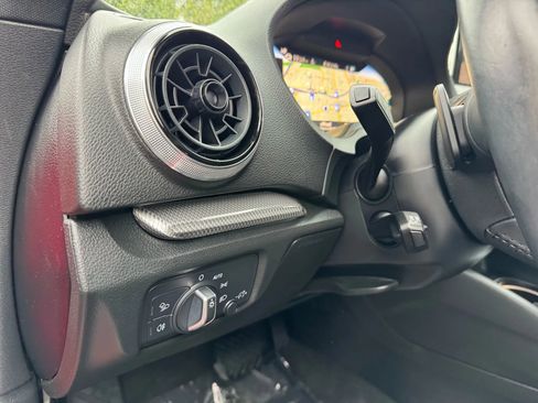 Used 2018 Audi A3 e-tron Prestige w/ Prestige Package image 30