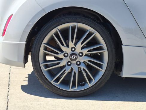 Used 2013 Hyundai Veloster RE:MIX Edition FWD image 22