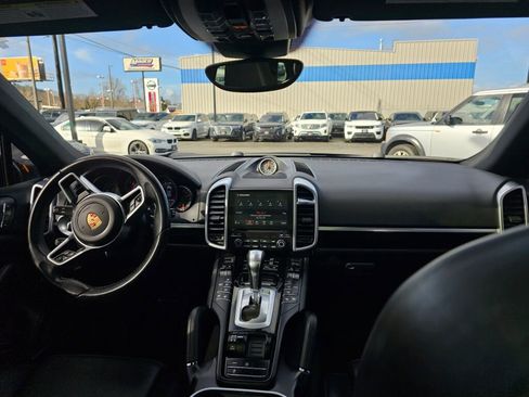 Used 2017 Porsche Cayenne image 15