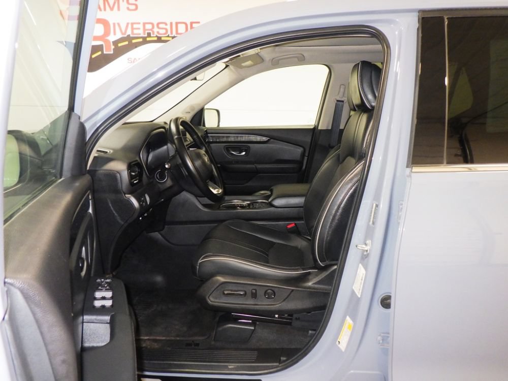 Used 2025 Honda Pilot Elite image 8