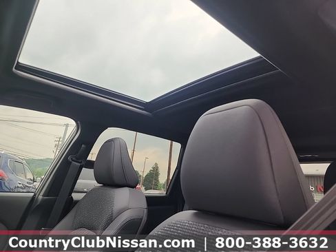 Used 2025 Subaru Forester Premium AWD/4WD image 13