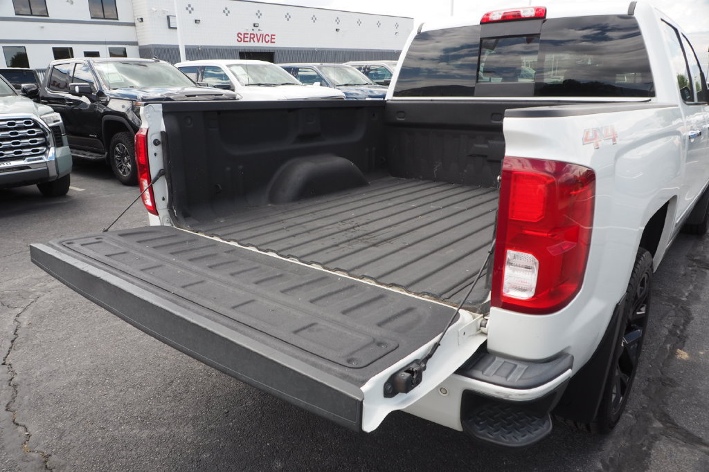 Used 2017 Chevrolet Silverado 1500 High Country AWD/4WD image 18