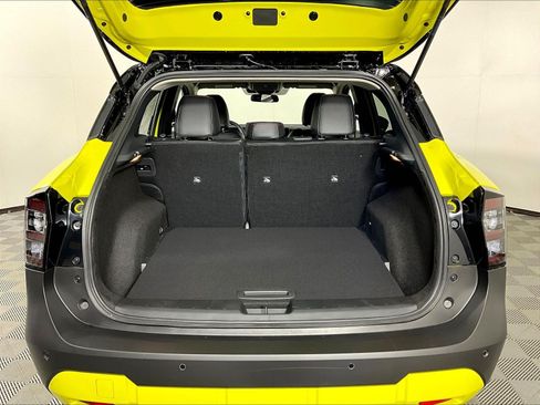 New 2026 Nissan Kicks SR w/ Cold Weather Package FWD image 21