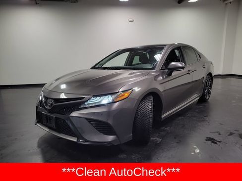 Used 2018 Toyota Camry XSE w/ Driver Assist Package FWD image 4