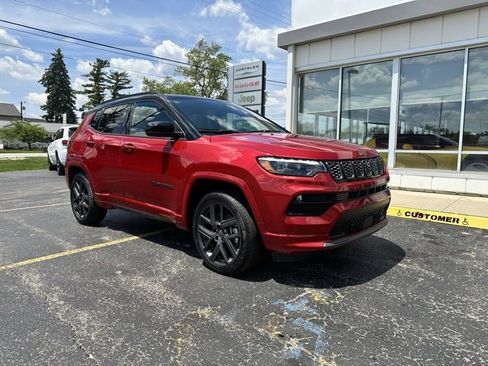 Used 2024 Jeep Compass Limited w/ High Altitude Package image 2
