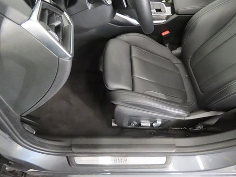 Used 2022 BMW 330i Sedan w/ Driving Assistance Package RWD image 35