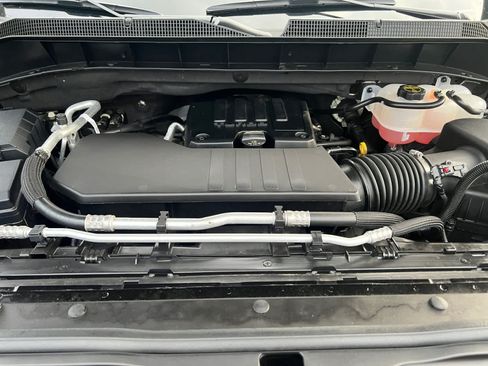 Used 2026 Chevrolet Silverado 1500 LT AWD/4WD image 9