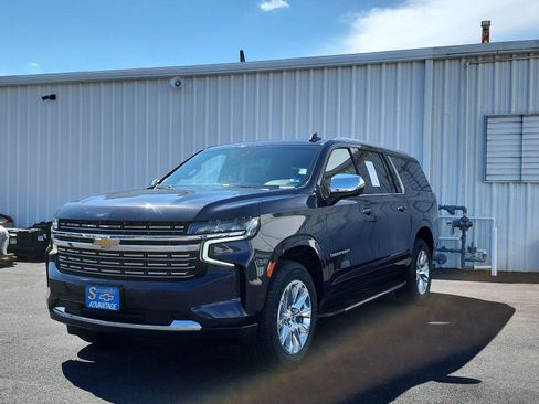 Used 2023 Chevrolet Suburban Premier image 1
