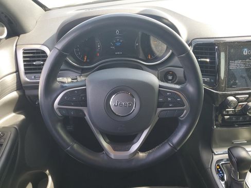 Used 2022 Jeep Grand Cherokee Laredo X image 17