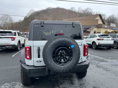New 2026 Ford Bronco Outer Banks w/ Sasquatch Package image 5