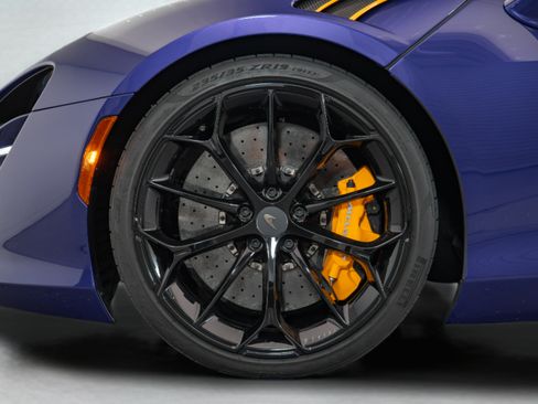 Used 2025 McLaren Artura Spider RWD image 23