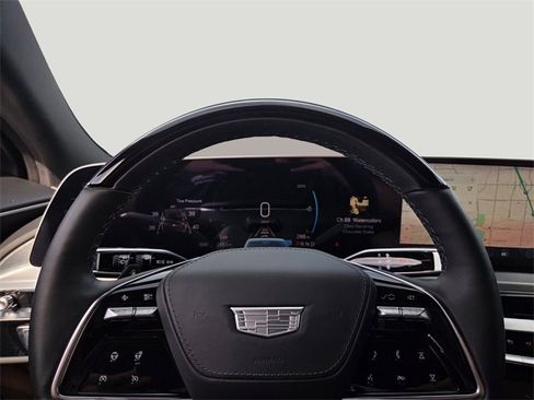 New 2025 Cadillac Lyriq Luxury image 10