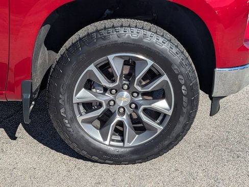 Used 2023 Chevrolet Silverado 1500 LT w/ Z71 Off-Road Package image 14