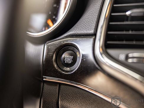 Used 2018 Jeep Grand Cherokee Limited AWD/4WD image 28