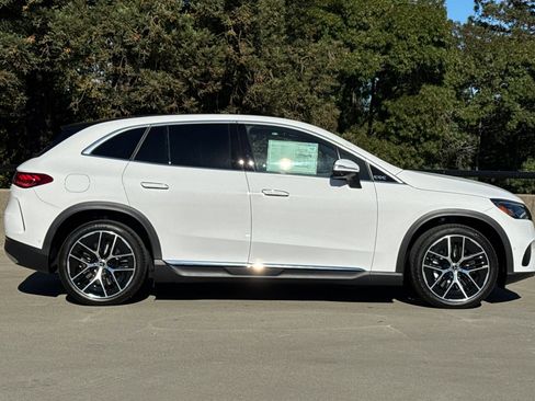 New 2026 Mercedes-Benz EQE 320 4MATIC SUV image 8