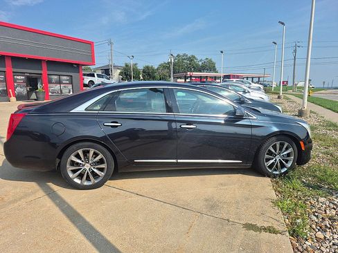 Used 2013 Cadillac XTS FWD image 2
