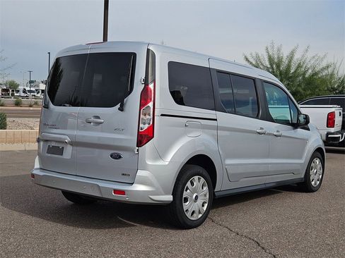 Used 2022 Ford Transit Connect XLT image 4