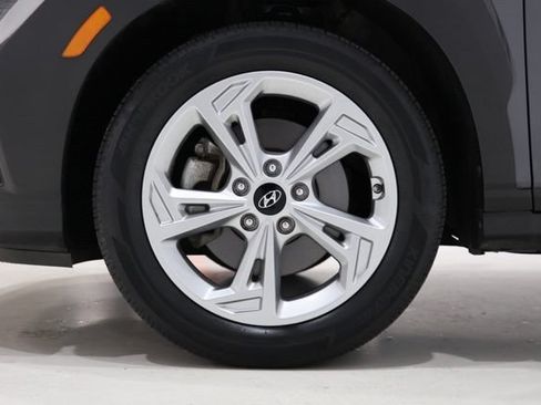 Used 2023 Hyundai Kona SEL AWD/4WD image 9