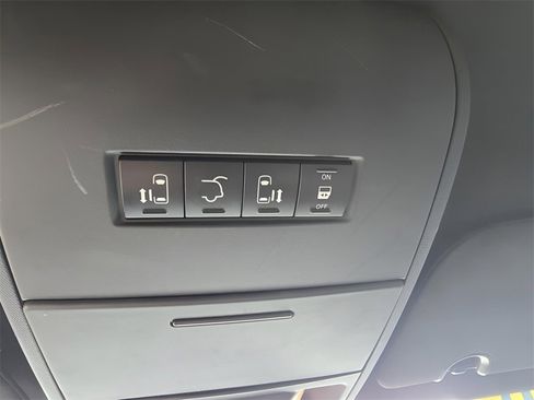 Used 2020 Dodge Grand Caravan SXT image 66