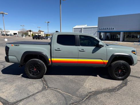 Used 2023 Toyota Tacoma TRD Off-Road w/ Technology Package image 4
