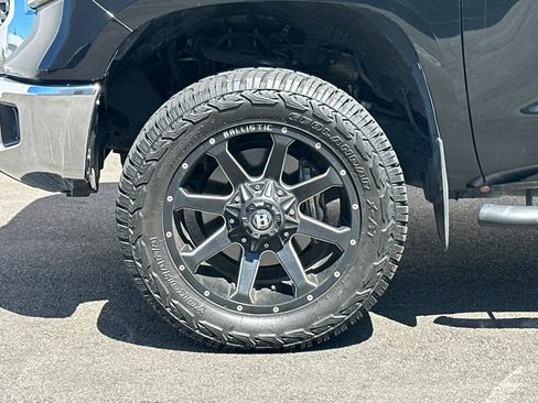 Used 2018 Toyota Tundra SR5 w/ SR5 Upgrade Package RWD image 40