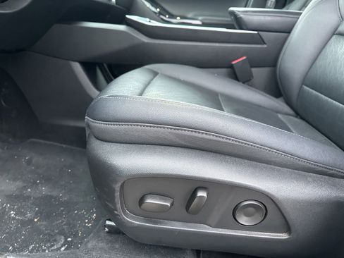 Used 2025 Chevrolet Equinox LT w/ Convenience Package II image 14