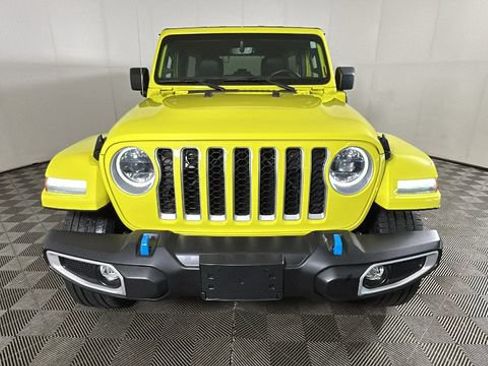 Used 2023 Jeep Wrangler Unlimited Sahara w/ Cold Weather Group AWD/4WD image 7