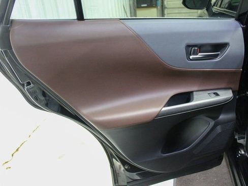 Used 2021 Toyota Venza XLE w/ Softex Package image 19