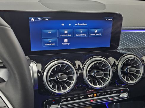 Certified 2025 Mercedes-Benz GLB 250 4MATIC image 38