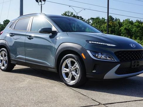 Used 2022 Hyundai Kona SEL w/ Cargo Package FWD image 2