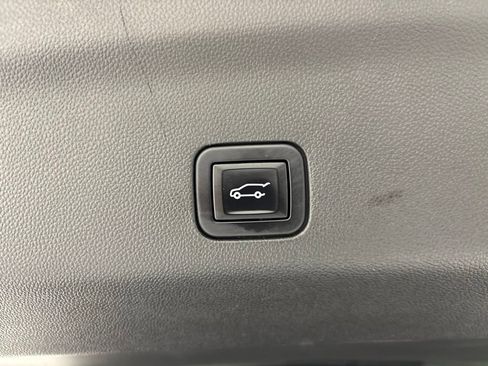 Used 2022 GMC Yukon XL SLT w/ SLT Premium Package AWD/4WD image 75