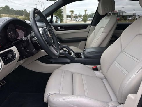 Used 2021 Porsche Cayenne S image 16