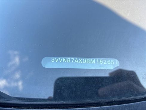 Used 2024 Volkswagen Tiguan SE image 44