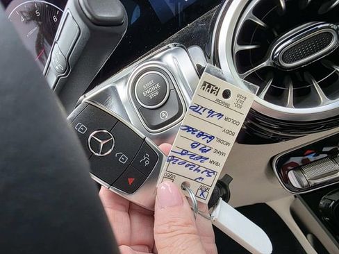 Used 2025 Mercedes-Benz GLB 250 image 10