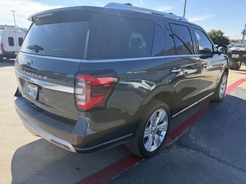 Certified 2023 Ford Expedition Platinum image 3