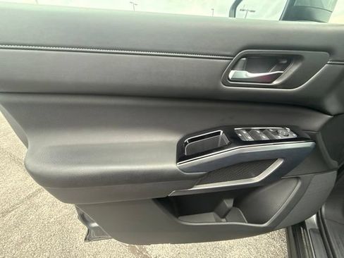 Used 2024 Nissan Pathfinder SL AWD/4WD image 26