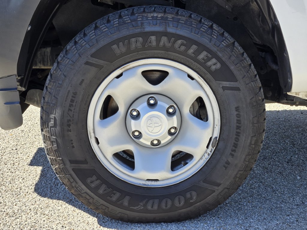 Used 2023 Toyota Tacoma SR RWD image 11