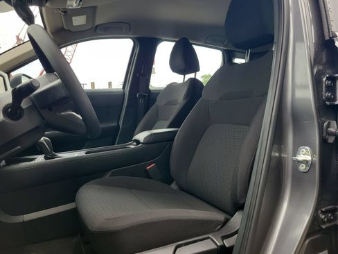 Used 2025 Nissan Kicks S AWD/4WD image 17
