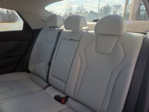 Certified 2023 Hyundai Elantra Limited image 13