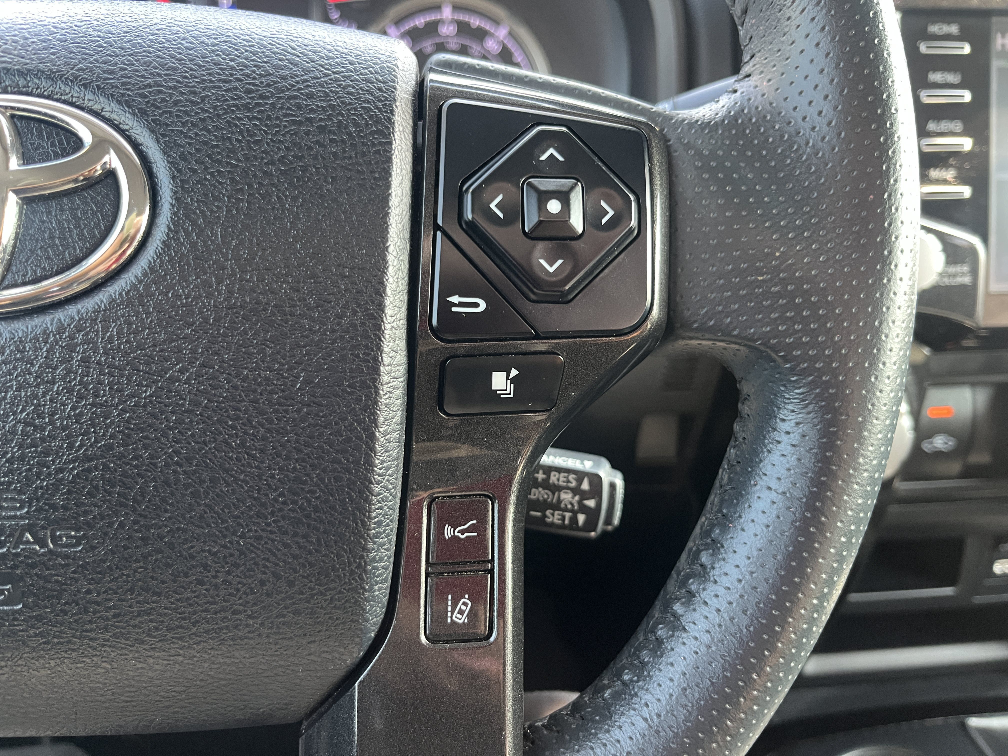 Used 2021 Toyota 4Runner Venture AWD/4WD image 21