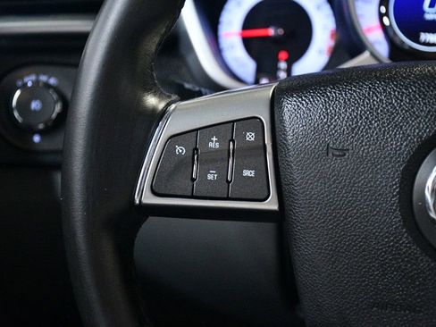 Used 2011 Cadillac SRX Premium image 38