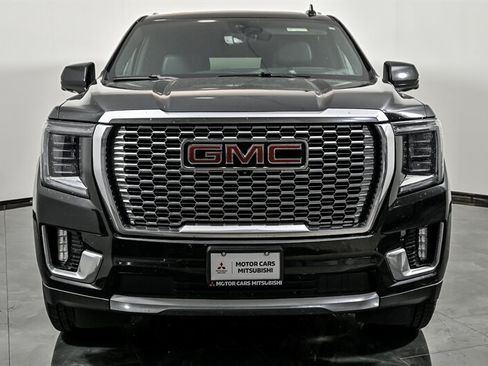 Used 2021 GMC Yukon XL Denali w/ Denali Premium Package AWD/4WD image 4