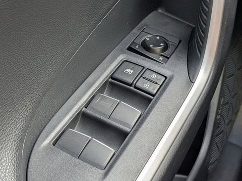 Used 2019 Toyota RAV4 Limited image 27