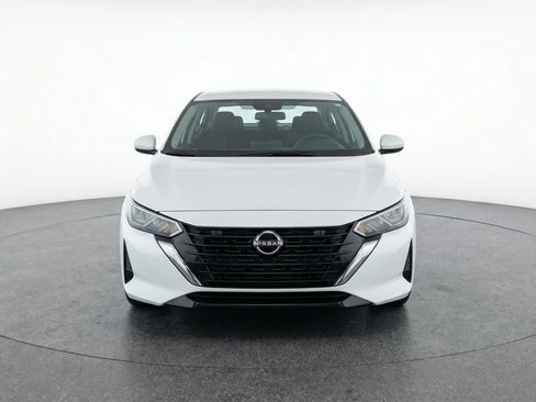 Used 2025 Nissan Sentra SV FWD image 2