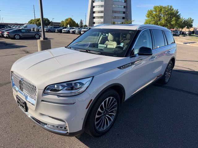 Used 2023 Lincoln Aviator Reserve w/ Equipment Group 201A AWD/4WD image 6